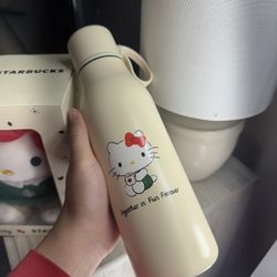 Hello Kitty X Starbucks 