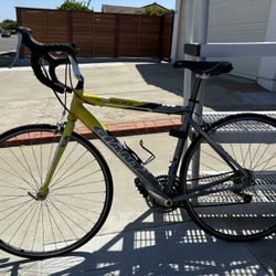 Giant OCR3 Road Bike (Size M)