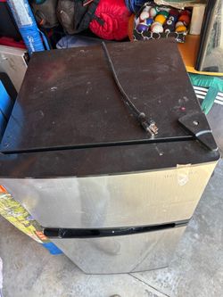 Mini fridge