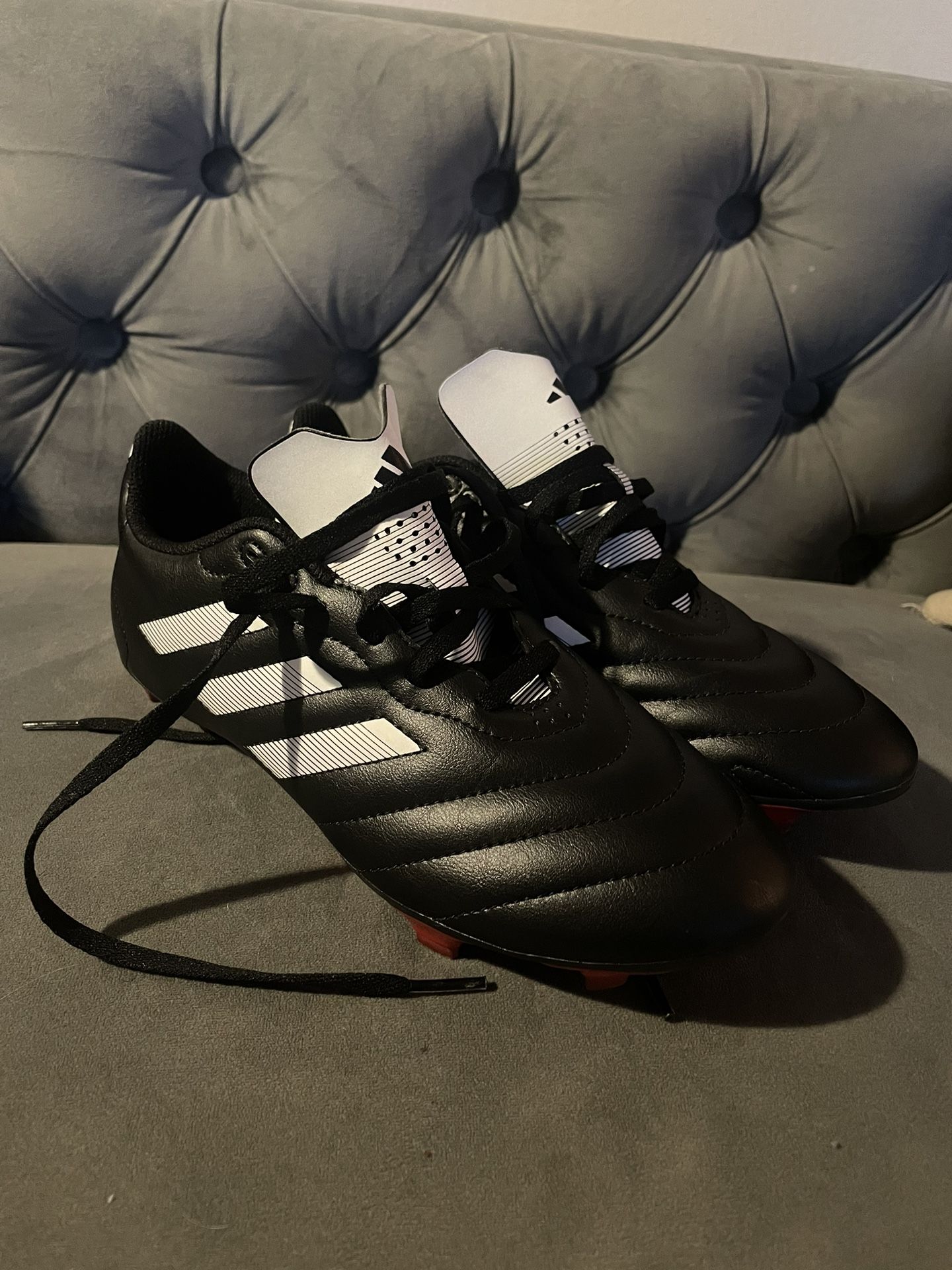 Soccer Cleats Like New Sz 6.5