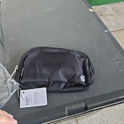 Lululemon Everywhere Belt Bag Authentic Brand New 