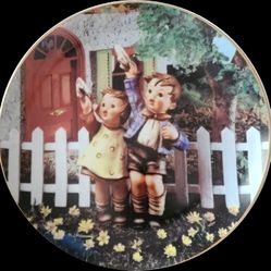 Vintage Danbury Mint Hummel Plate "Come Back Soon" Little Companions Gold Trim
