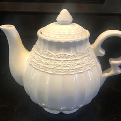 Lefton 1999 Irish Lace Tea Pot