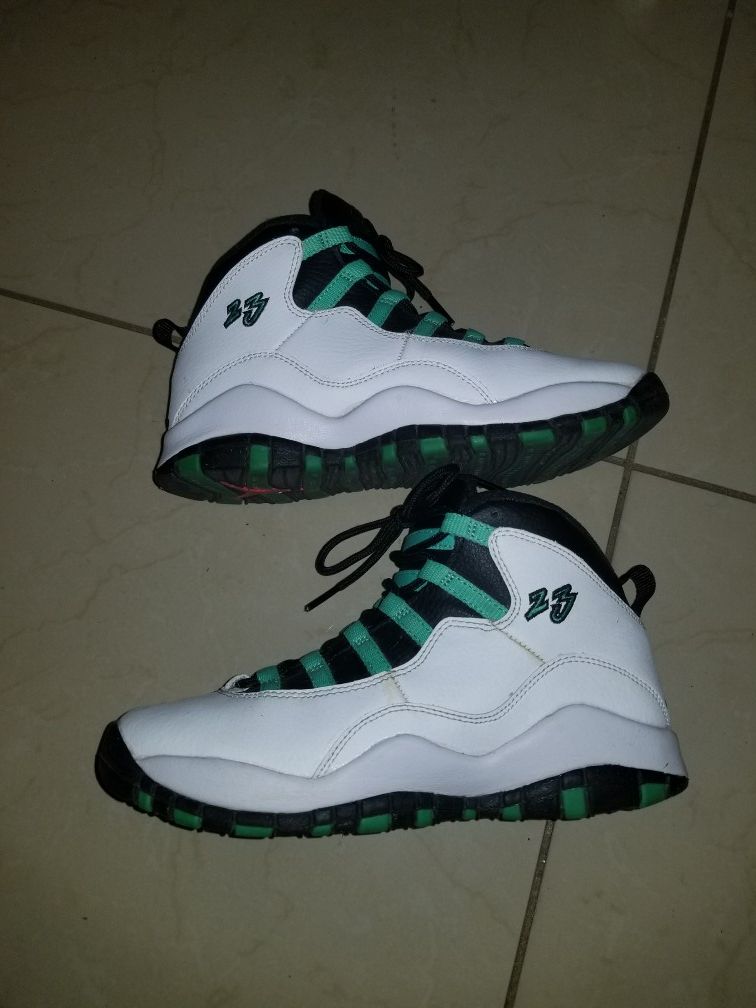 Jordan size 41/2 wore about three time ...very good conditions...