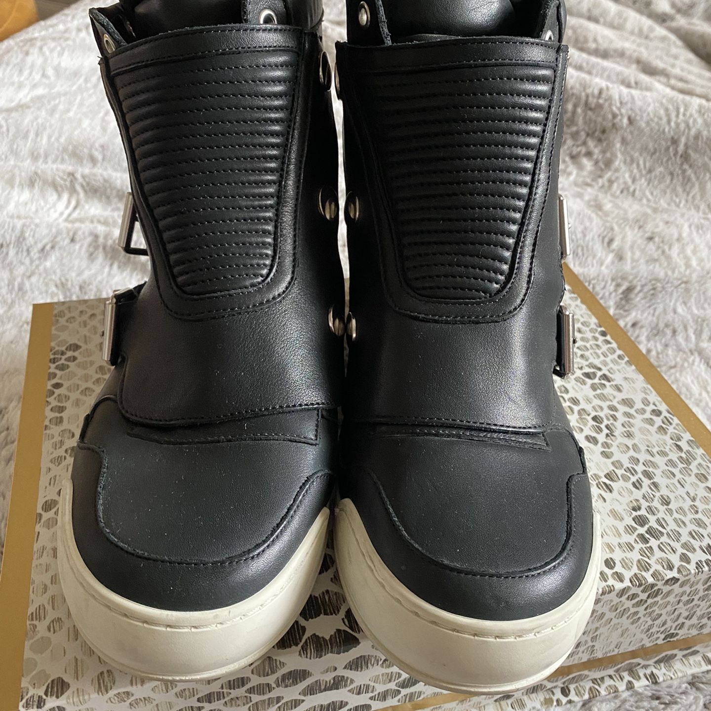 Mens Balmain High Top Sneakers for Sale in Scottsdale, AZ - OfferUp