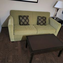 COUCH ( PULL OUT BED)