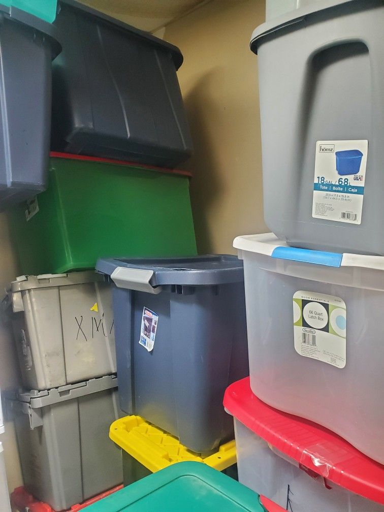 7 Clean Rubbermaid Roughneck Storage Totes/ Tub/ Container Mixed Sizes With  Lids for Sale in Chicago, IL - OfferUp