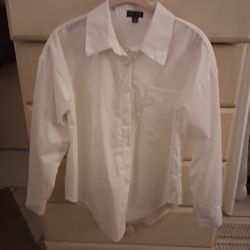 4 New Blouses.  Very Nice Size Medium