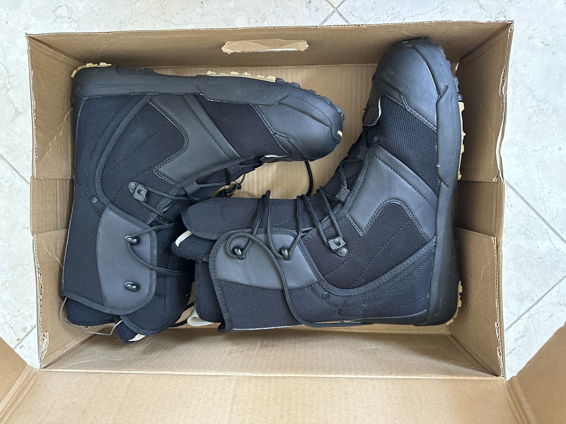Salomon Snowboard Boots Men U.S. Size 11-11.5