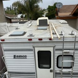 Water Damaged   Trailas Dañadas