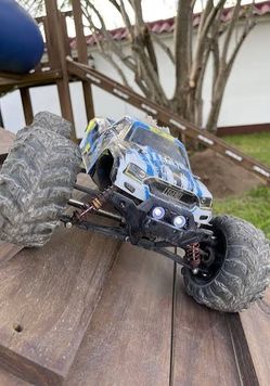 Brand new N Sealed  Extremely Big LAEGENDARY 1:10 Scale 4x4 Off-Road BEST MONSTER TRUCK IN TOWN!!!!!