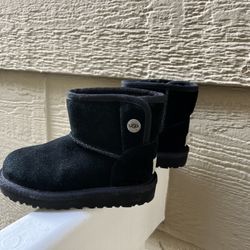 Kids Size 9 Ugg Shoe Boot Black $25.00