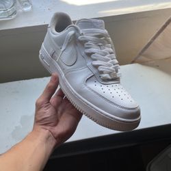 NIKE SNEAKERS