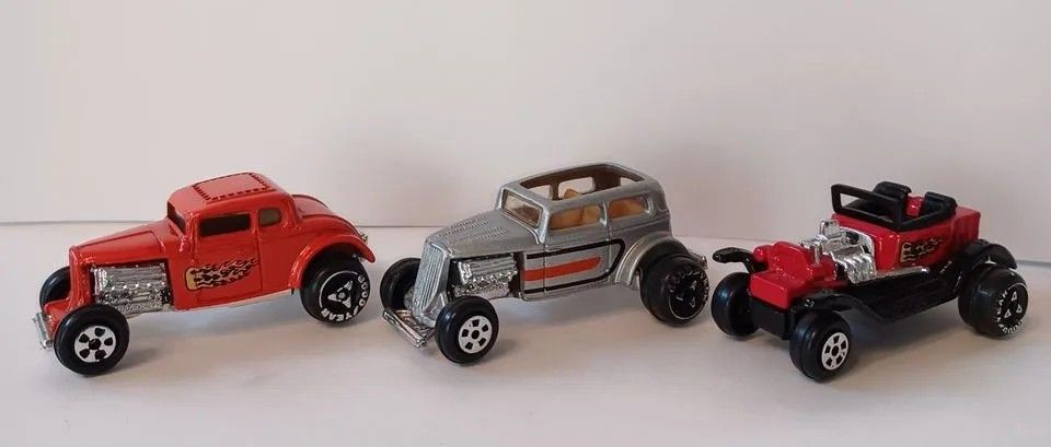 3 Ertl hot rod Ford 1923 t bucket 1932 Ford coupe 1934 sedan