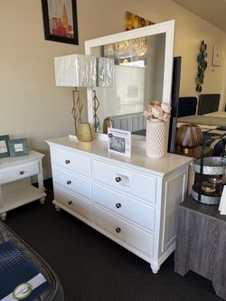 White dresser and mirror