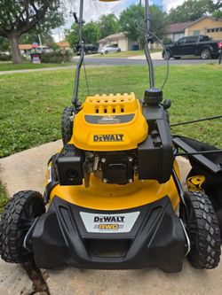DEWALT
21 in. 196cc E-GOV Engine 3-in-1 Gas RWD Self-Propelled Lawn Mower with High Rear Wheels