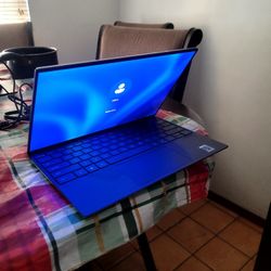 Dell XPS TouchScreen: Intel Core i7, TypeC, Windows11 V-25H2. MS-office.