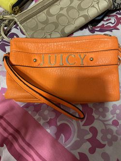 Juicy wristlet