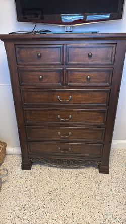 Dresser