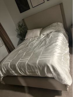 Queen size bed