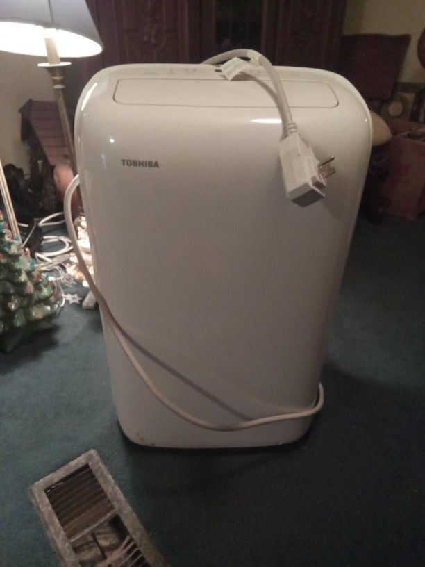 Stand Up Toshiba Portable Ac
