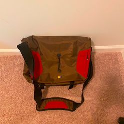 New. Case Logic laptop messenger bag,