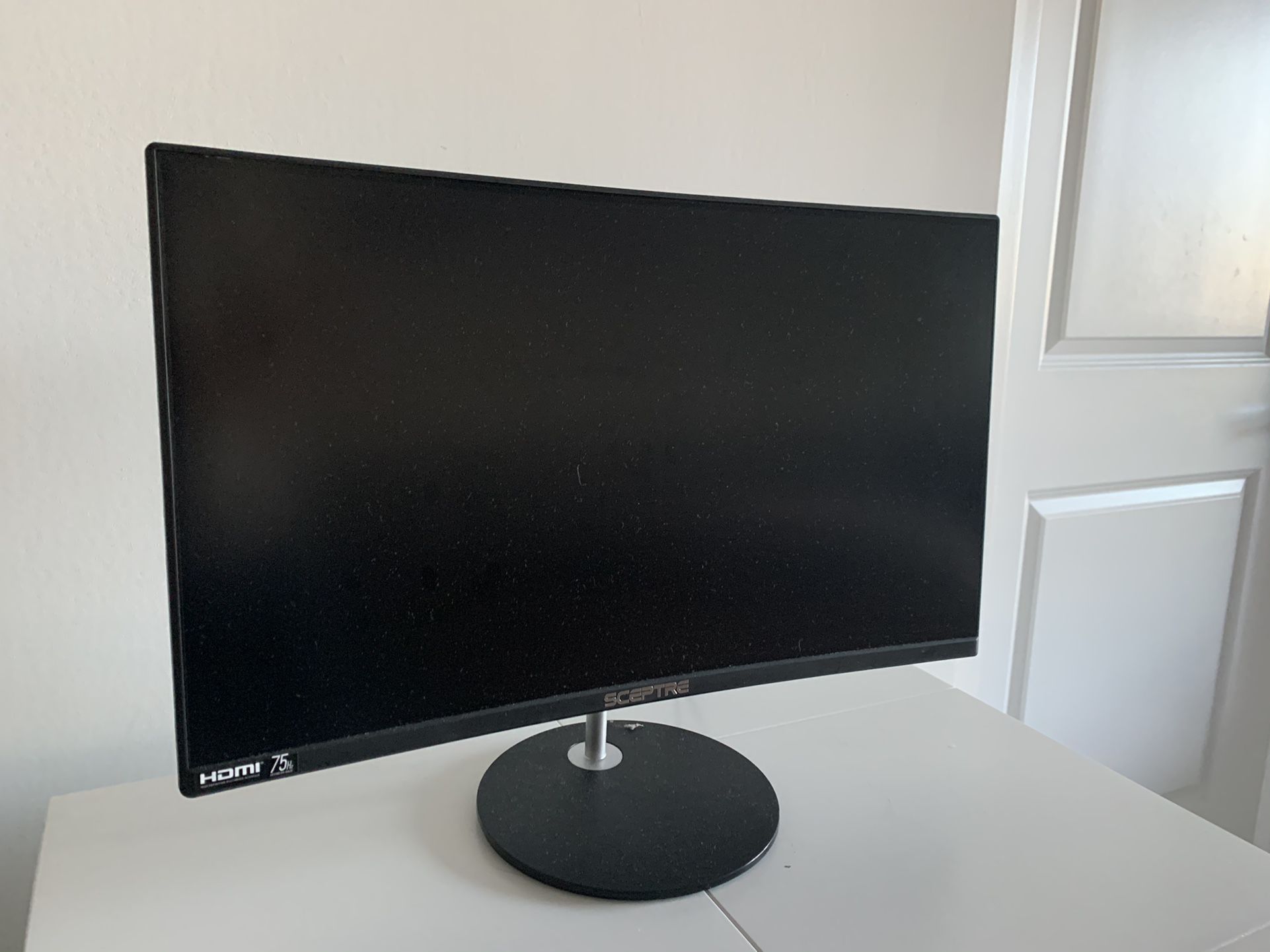 Curved monitor 24 Inch