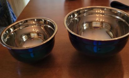 Metal mixing bowls