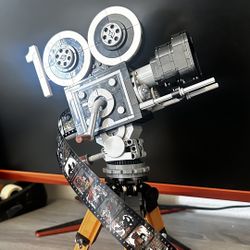 Lego Walt Disney Tribute Camera 43230