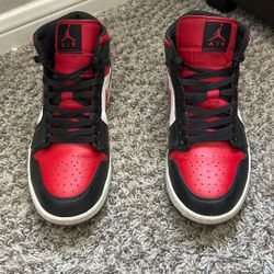 Jordan 1 Mid ‘Bred Toe’