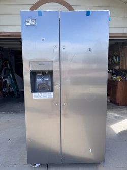 New Refrigerator whirlpool with warranty
