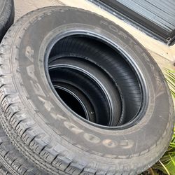 245/70/17 Set 4 Tire Good Year Carry Out 