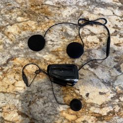 Cardo Freecom 4 headset Bluetooth motorcycle helmet