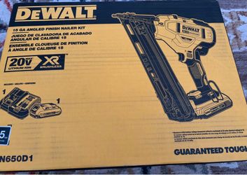 DEWALT 20V MAX XR Lithium-Ion Cordless 2-1/2 in. 15-Gauge Finish Nailer Kit with 2.0Ah Battery, Charger and Contractor Bag