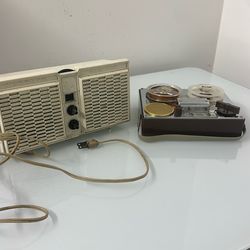 Emerson AM Table Radio Green Plastic Model 31T10