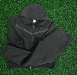Black Nike tech tracksuit XL