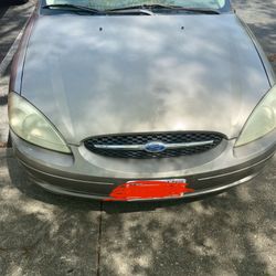 2003 Ford Taurus