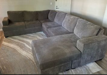 Large Gray Fabric Sectional Sofa with Chaise