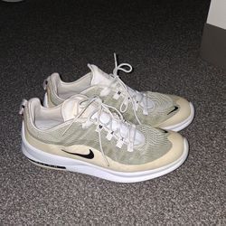 Nike Air Max AXIS sz.13 - Great Used Condition 