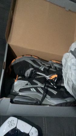Balenciaga Runner Worn-Out Black Fluo Orange
