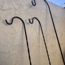outdoor Garden Shepherd Hooks And 5 X 7 Area Rug