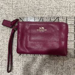 Coach Wristlet Magenta