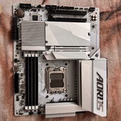 B650E AORUS ELITE X AX ICE