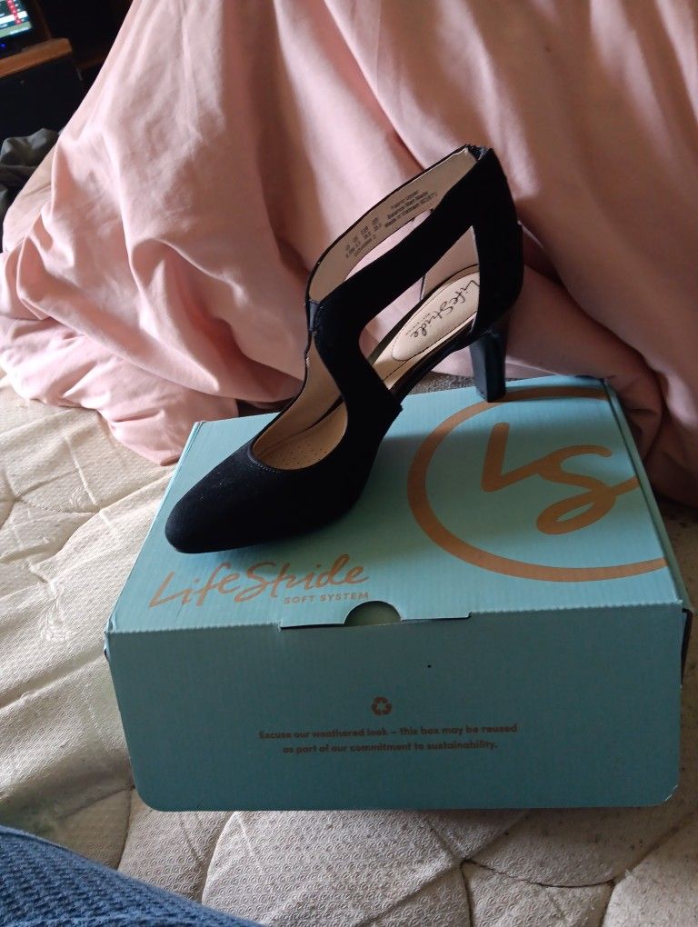 Brand NEW LIFE STRIDE Soft System Shoe 8.5