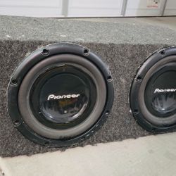 Pioneer 2x 12” Subwoofers (TS-W303R) in Sealed Box – 500W RMS- Pick Up Today 