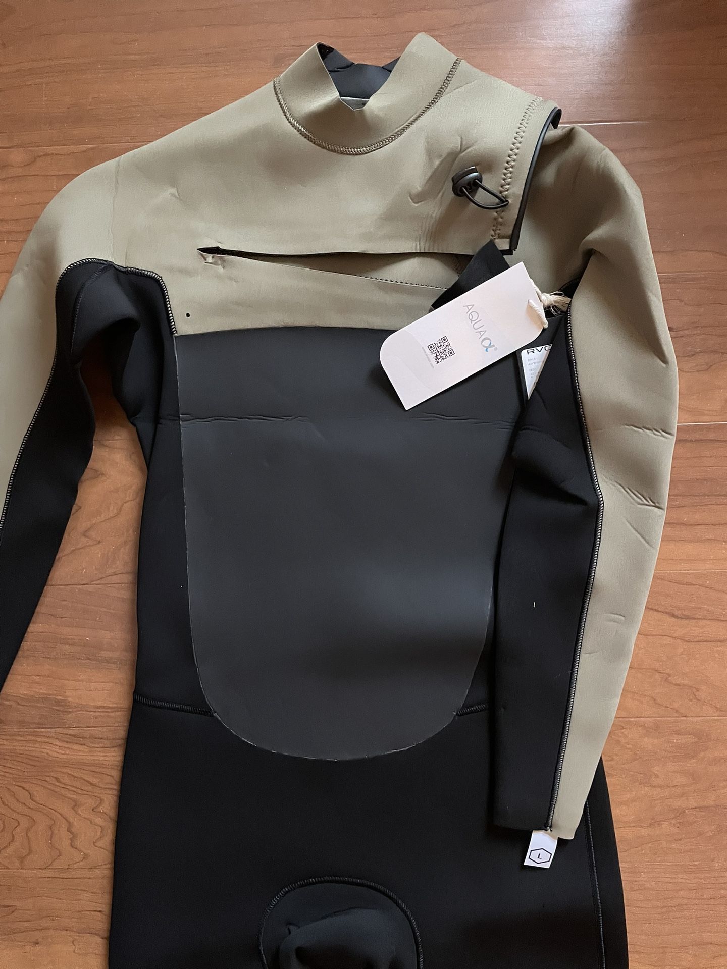 WETSUIT Brand New