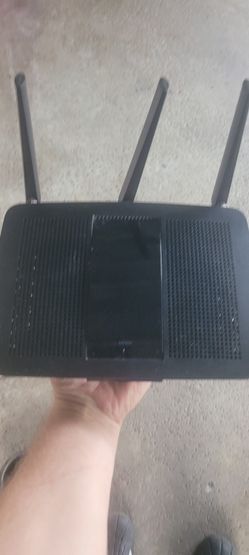 Linksys EA7500 Dual-Band Wi-Fi Router for Home (Max-Stream AC1900 MU-Mimo Fast Wireless Router)