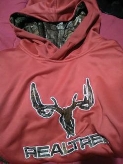 Ladies medium realtree hoodie