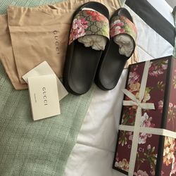 Gucci blooms floral slides