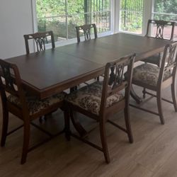 Antique Dining Table And 6  Chairs 